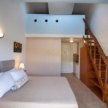 Welcome In * ミクロス・ギアロス